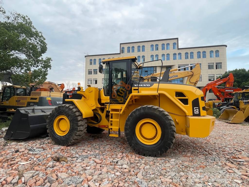 Volvo L 120 휠로우더