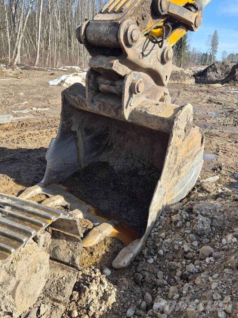JCB JS 290 LC Rupsgraafmachines