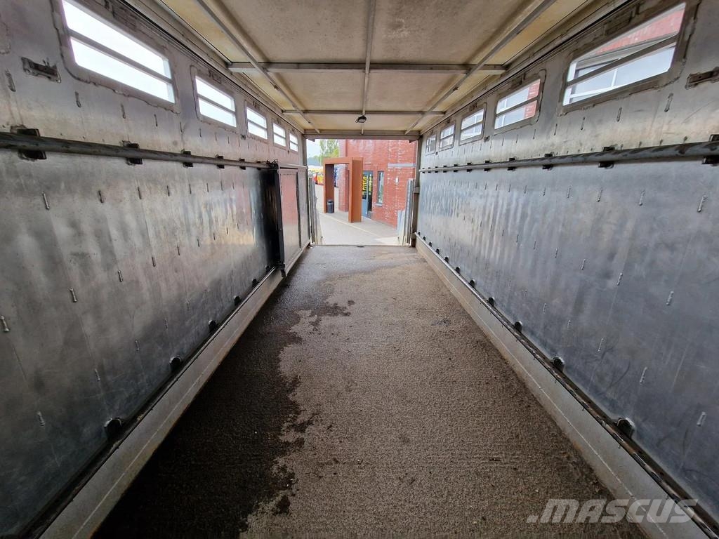 Volvo FH 13.420 6x2 - 1 deck livestock - Manual gearbox Tovornjaki za prevoz živine