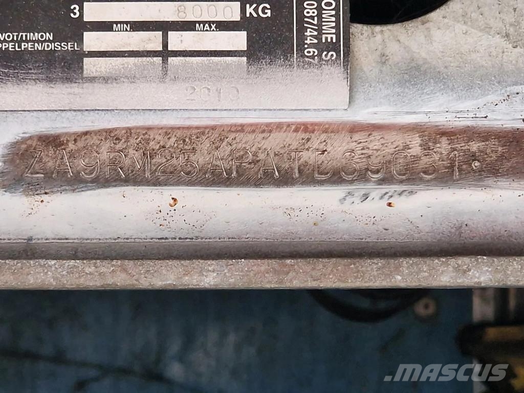 Volvo FH 13.420 6x2 - 1 deck livestock - Manual gearbox Tovornjaki za prevoz živine