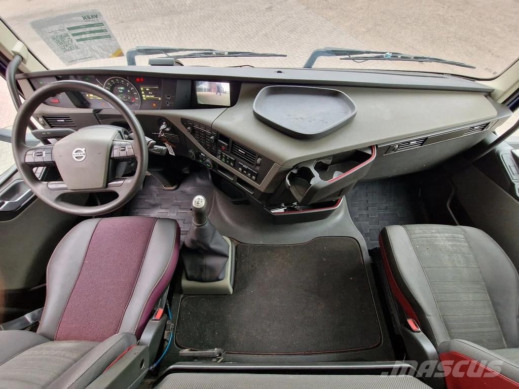 Volvo FH 13.420 6x2 - 1 deck livestock - Manual gearbox Tovornjaki za prevoz živine