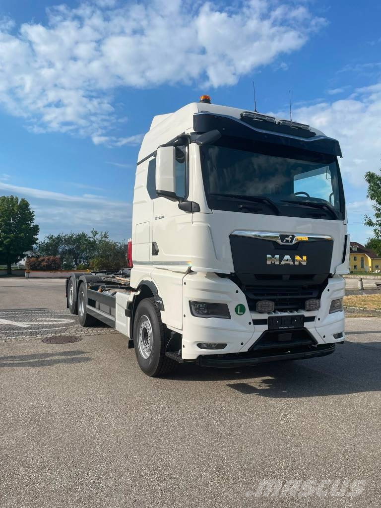 MAN TGS 26.540 (Hackenliftfahrzeug) Camiones portacontenedores