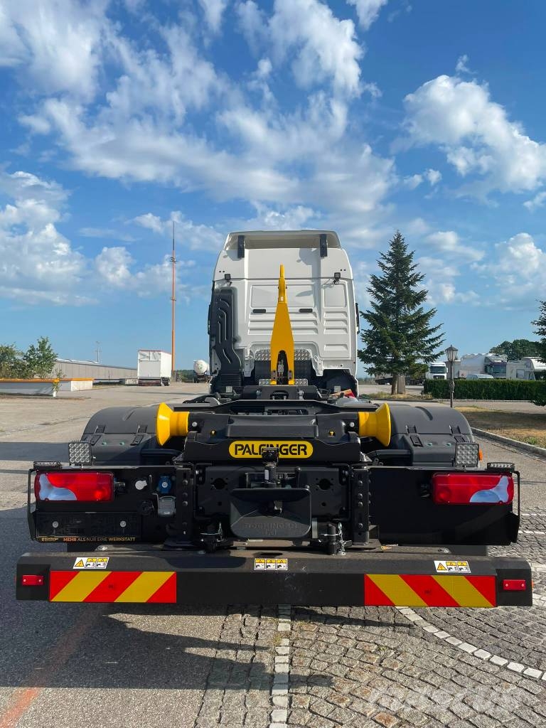 MAN TGS 26.540 (Hackenliftfahrzeug) Camiones portacontenedores
