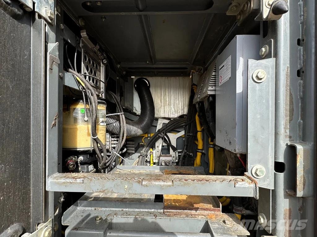 Liebherr R946LC Beltegraver