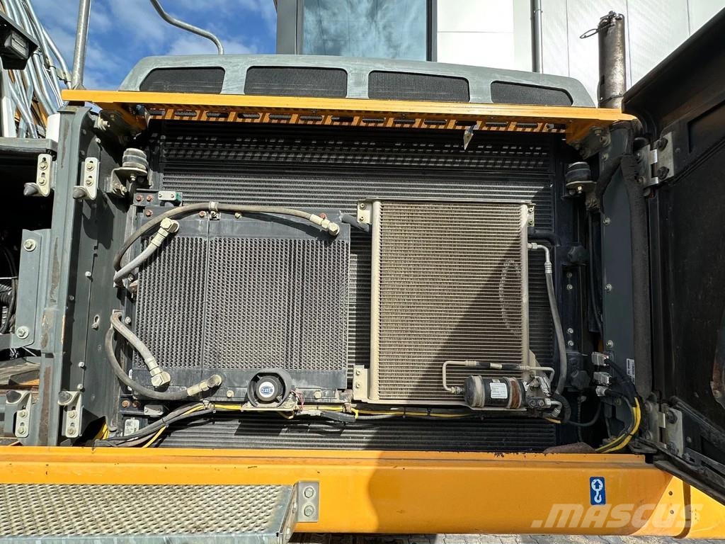 Liebherr R946LC Beltegraver