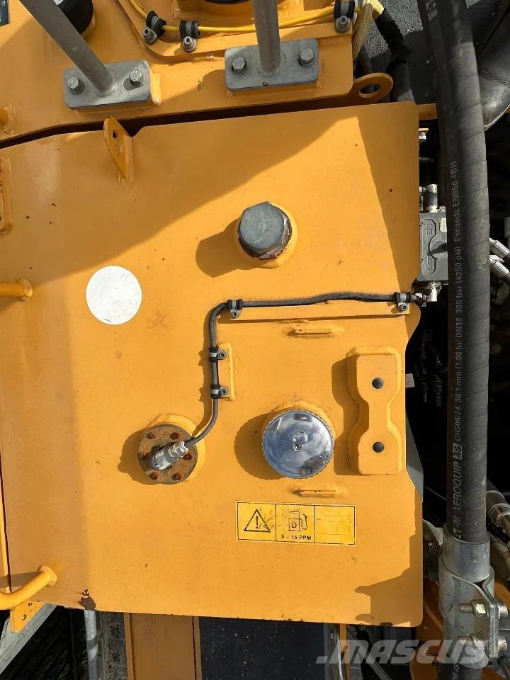 Liebherr R946LC Beltegraver