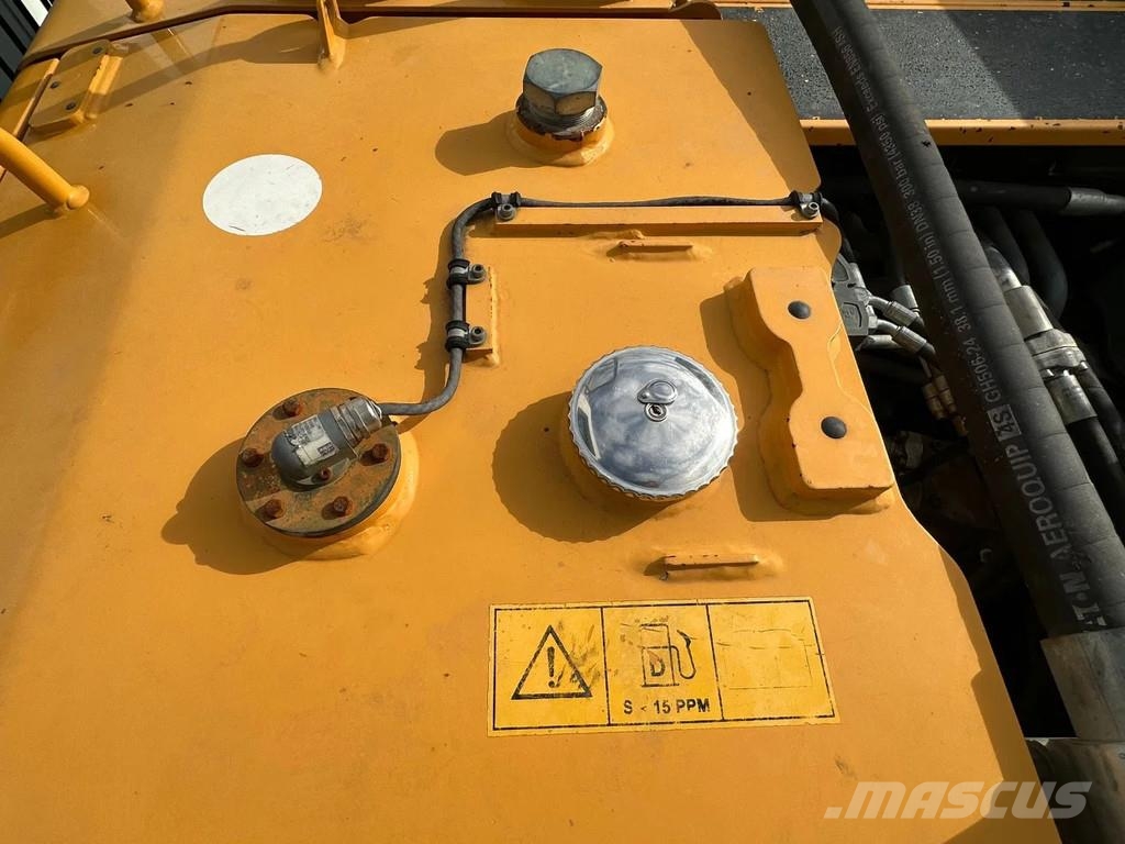 Liebherr R946LC Beltegraver