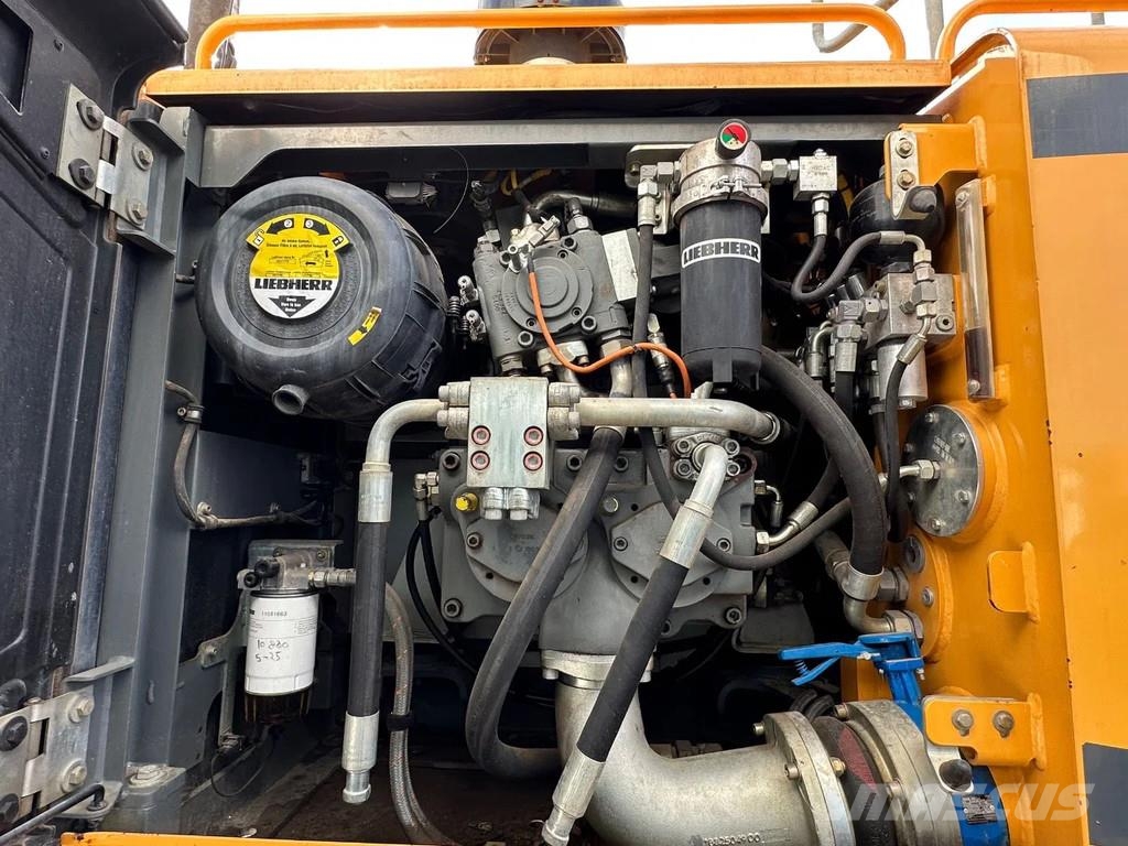 Liebherr R946LC Beltegraver