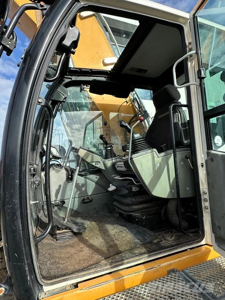 Liebherr R946LC Beltegraver