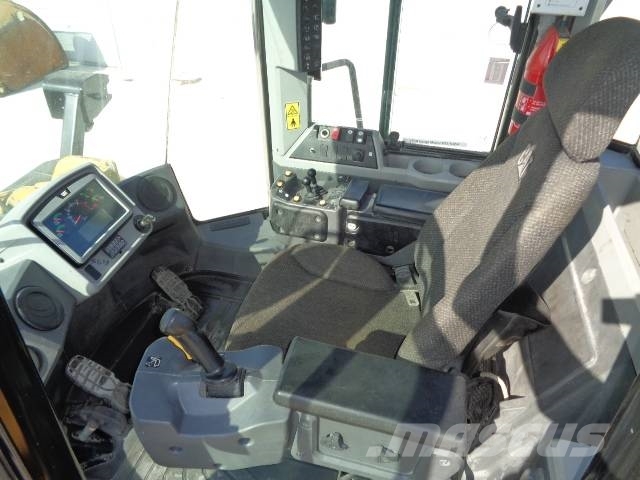 CAT 972 MXE Gumikerekes homlokrakodók