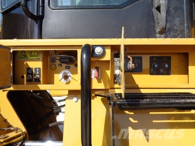 CAT 972 MXE Gumikerekes homlokrakodók