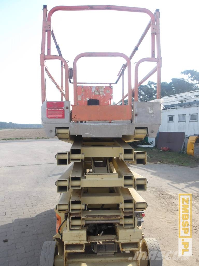 JLG 3246 ES رافعات مقصية الشكل