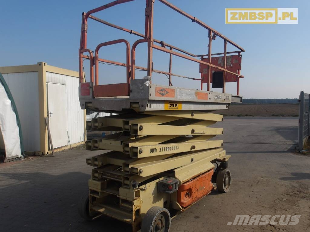 JLG 3246 ES رافعات مقصية الشكل