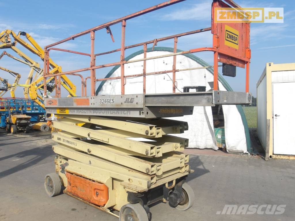 JLG 3246 ES رافعات مقصية الشكل