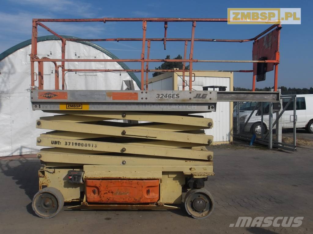 JLG 3246 ES رافعات مقصية الشكل