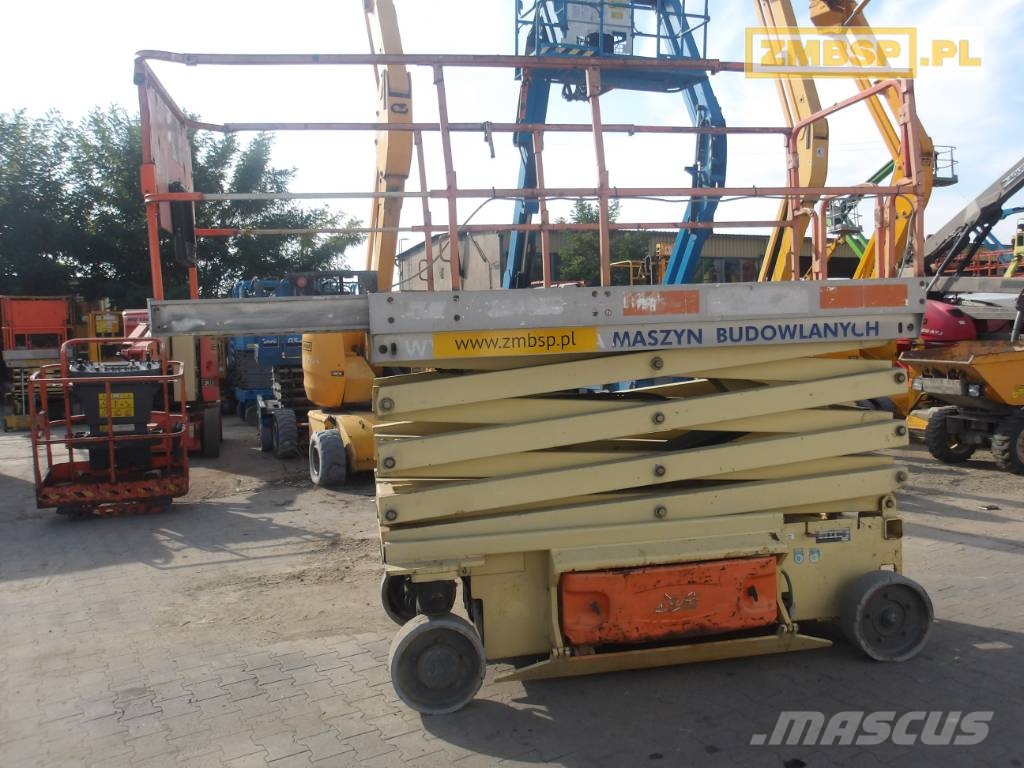 JLG 3246 ES رافعات مقصية الشكل
