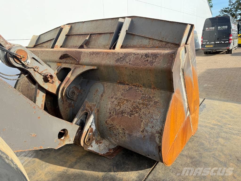 Volvo L150G - Automatic Greasing / CDC Steering Kolesni nakladalci