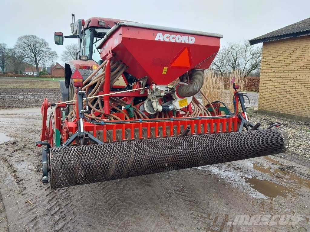 Kverneland Acort PHB 18 300 / PNEUMATIC EA Combination drills