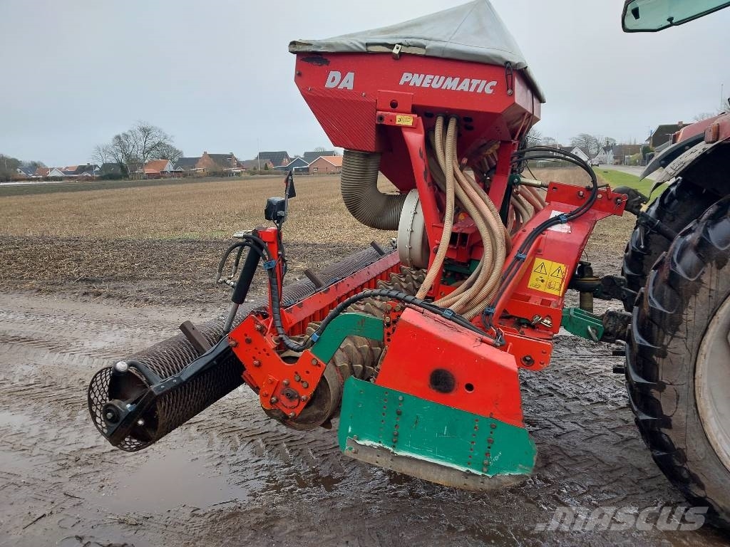 Kverneland Acort PHB 18 300 / PNEUMATIC EA Combination drills