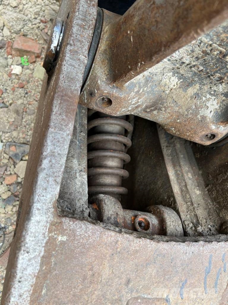 Volvo EC 140 Гусеничні екскаватори