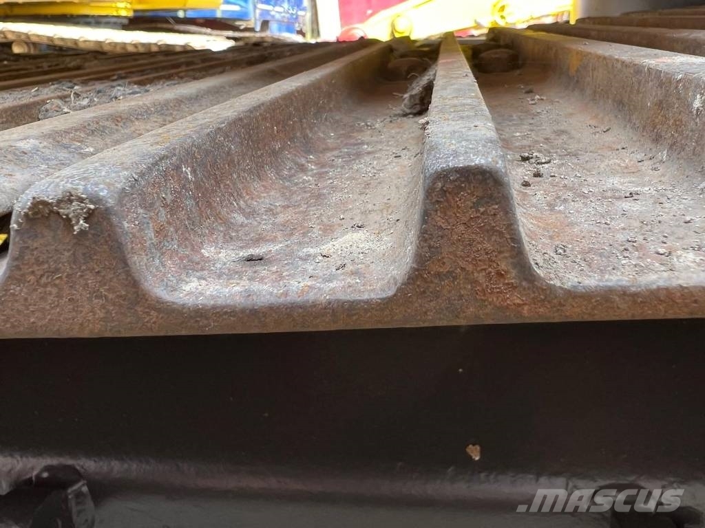 Volvo EC 140 Гусеничні екскаватори