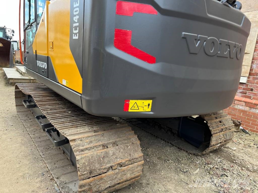 Volvo EC 140 Гусеничні екскаватори