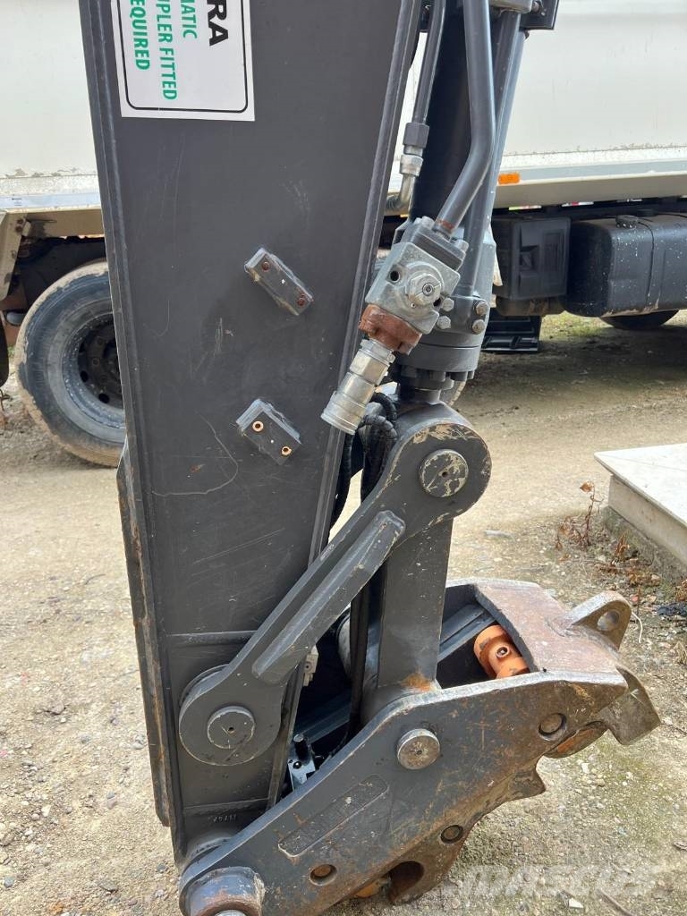 Volvo EC 140 Гусеничні екскаватори