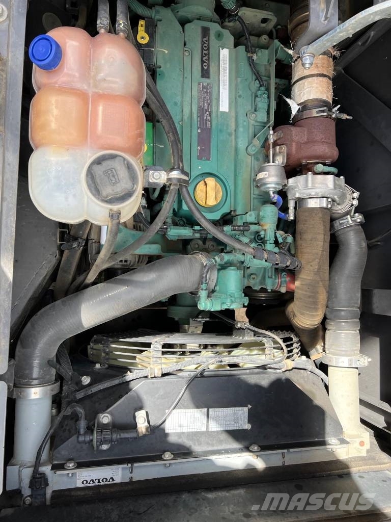 Volvo EC 140 Гусеничні екскаватори