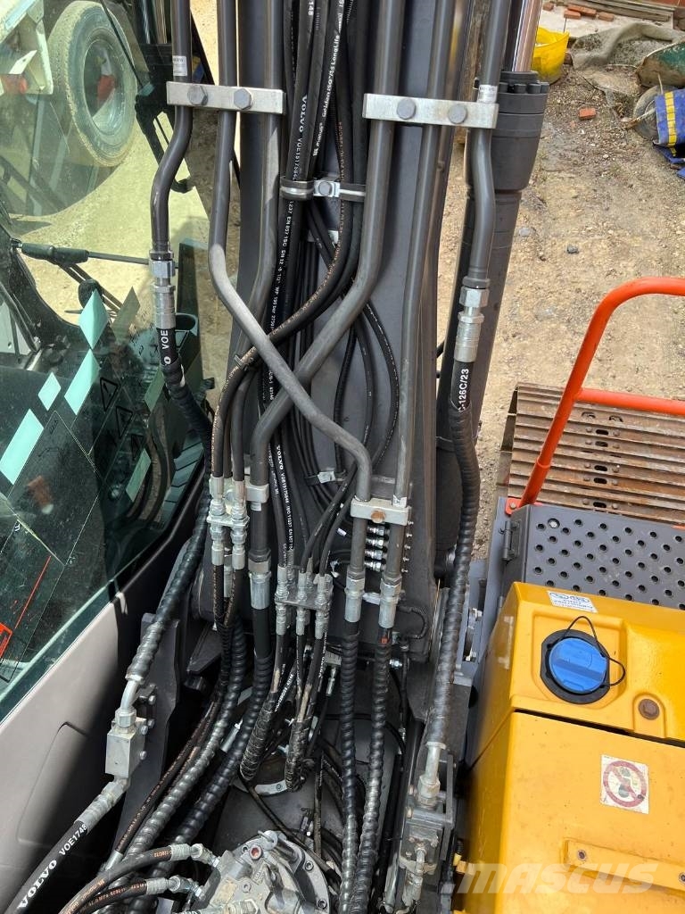 Volvo EC 140 Гусеничні екскаватори