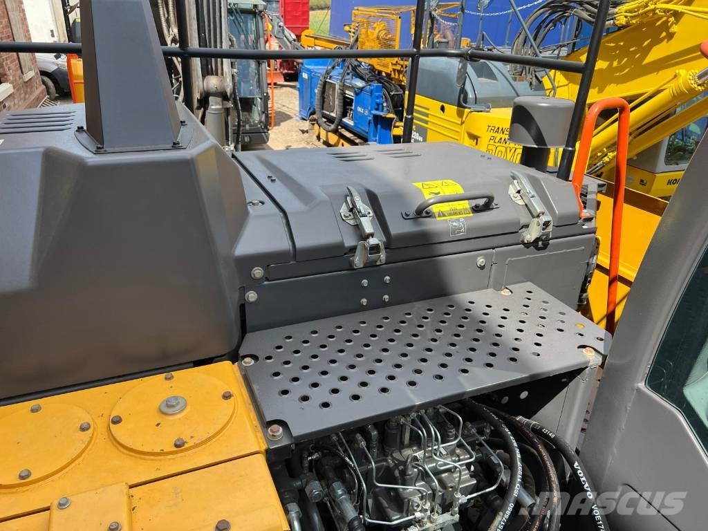 Volvo EC 140 Гусеничні екскаватори