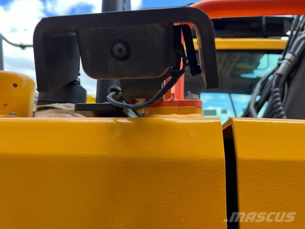 Volvo EC 140 Гусеничні екскаватори