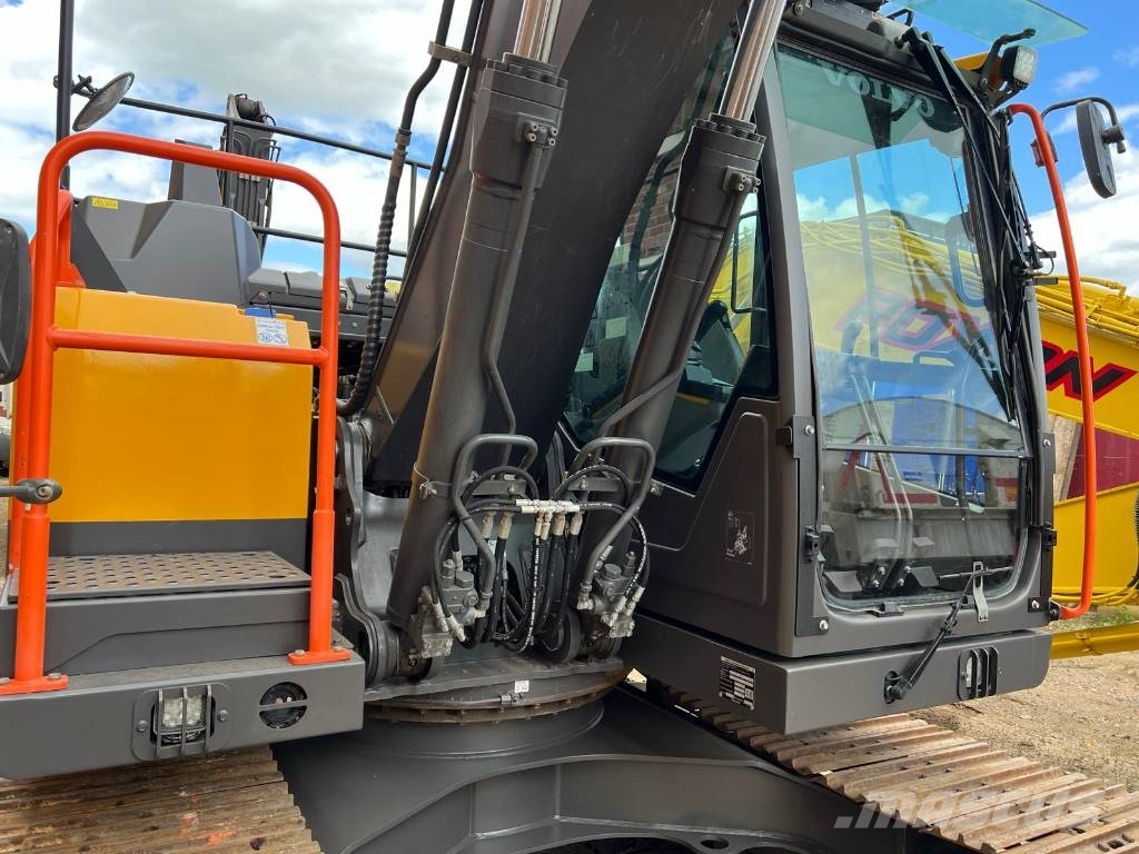 Volvo EC 140 Гусеничні екскаватори