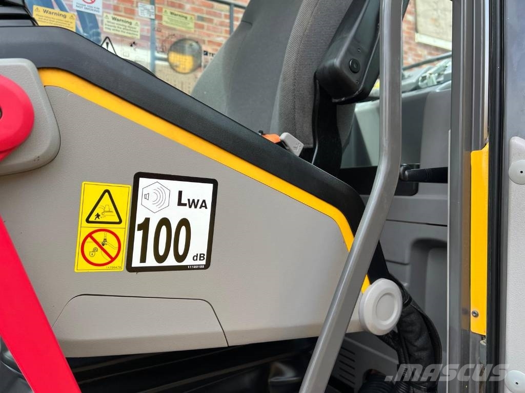 Volvo EC 140 Гусеничні екскаватори