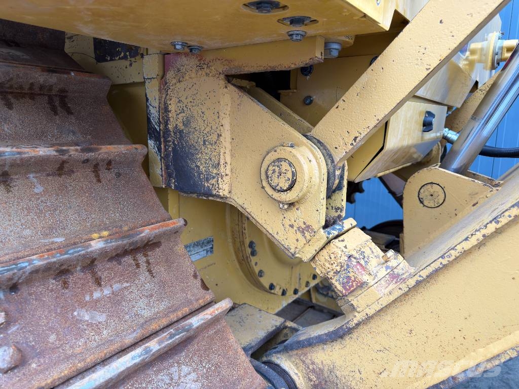 CAT D5 LGP Telaketjupuskutraktorit
