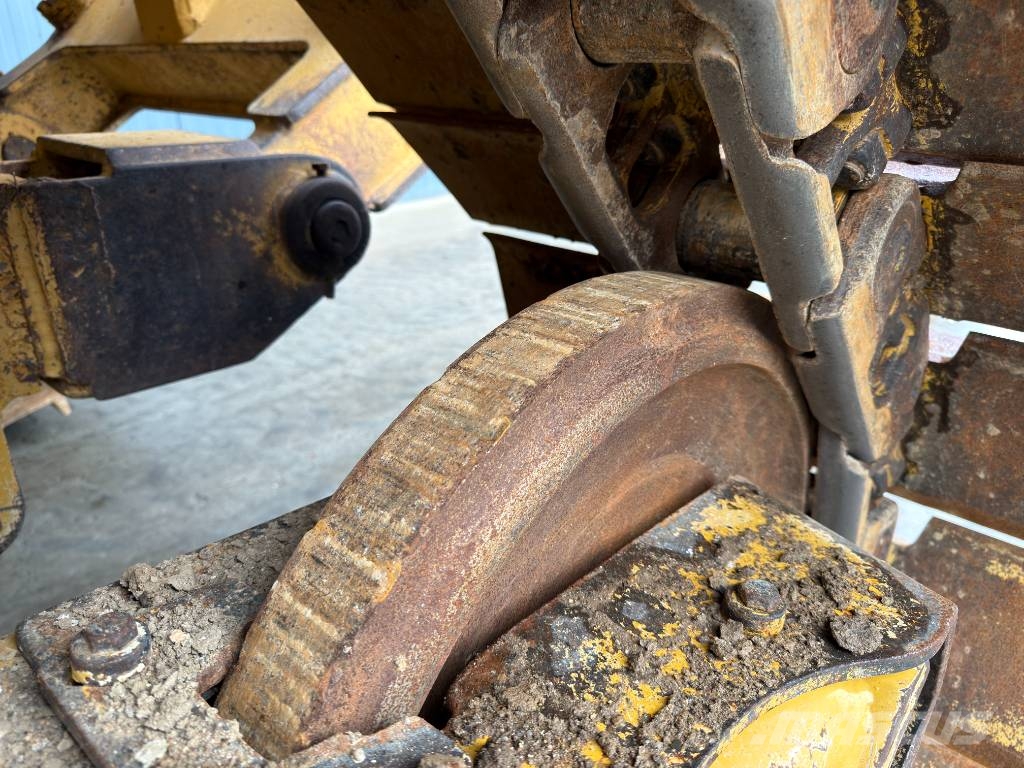 CAT D5 LGP Telaketjupuskutraktorit