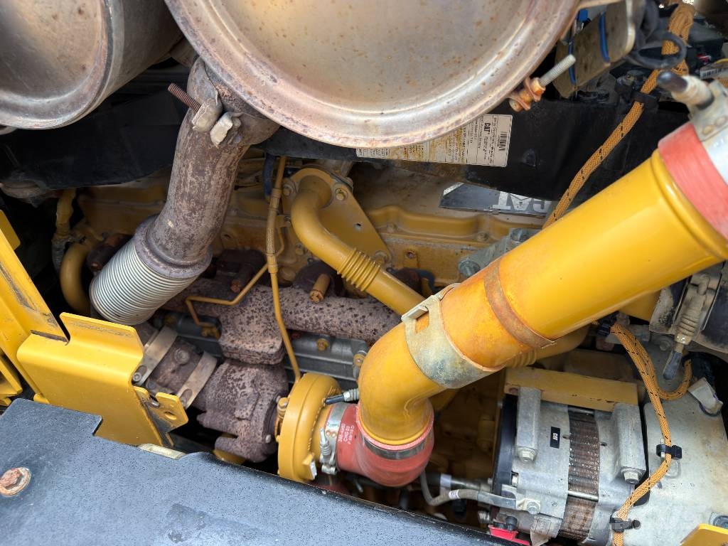 CAT D5 LGP Telaketjupuskutraktorit