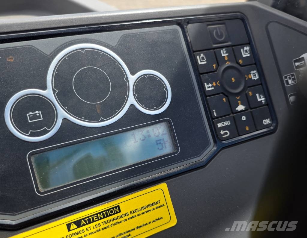 UniCarriers UFW 250 DTFVRF 705 شاحنة المناولة رباعية الاتجاهات