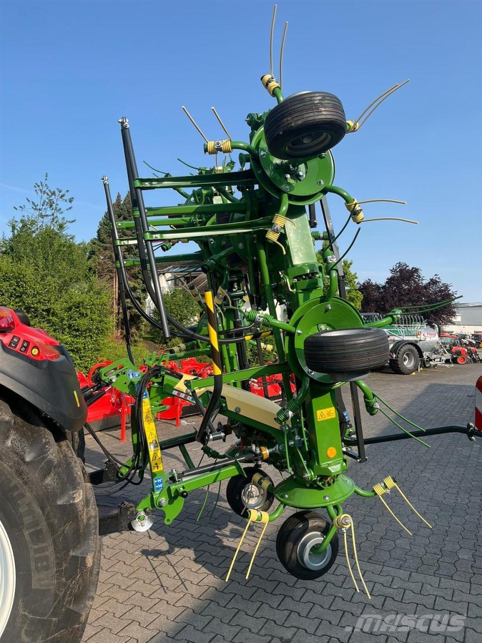 Krone VENDRO 820 Okretači i sakupljači sena
