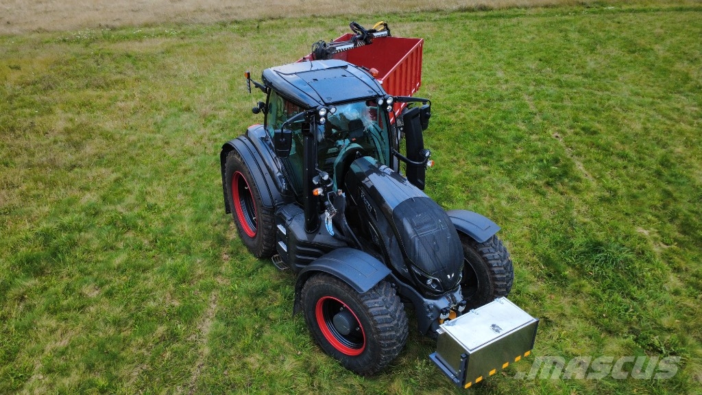 Valtra T 174 Traktori