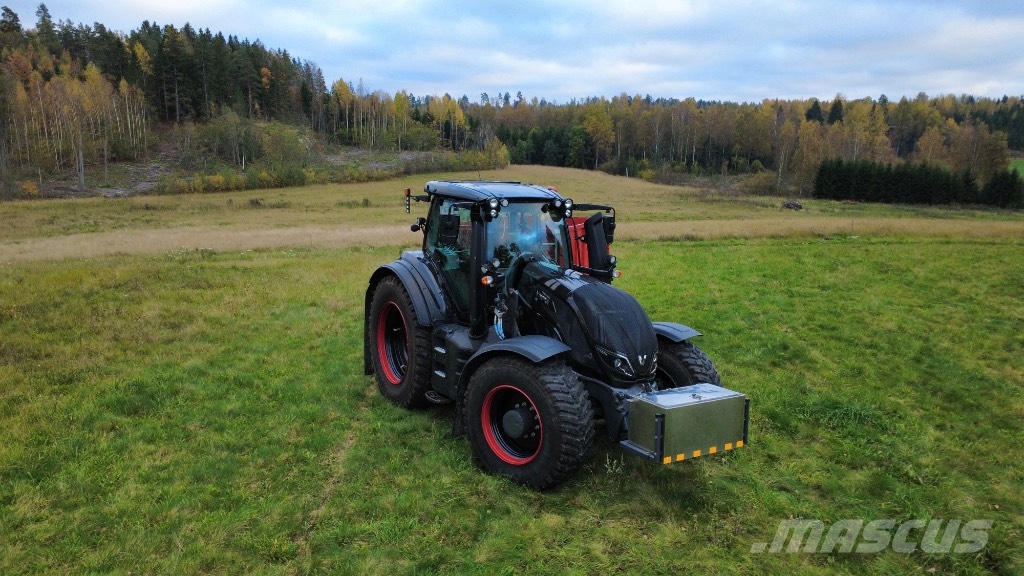 Valtra T 174 Traktori