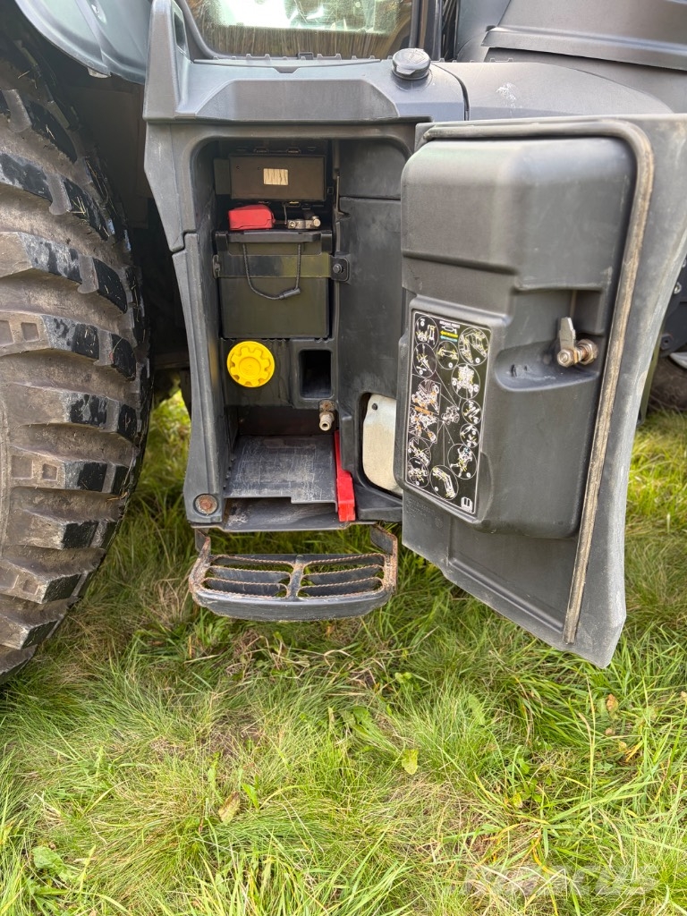Valtra T 174 Traktori