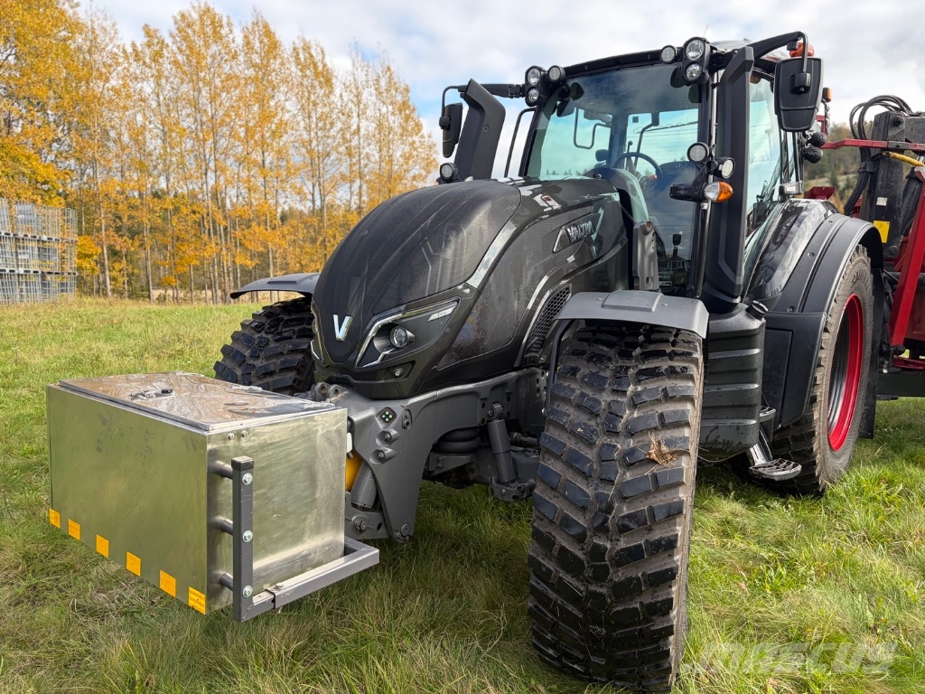 Valtra T 174 Traktori