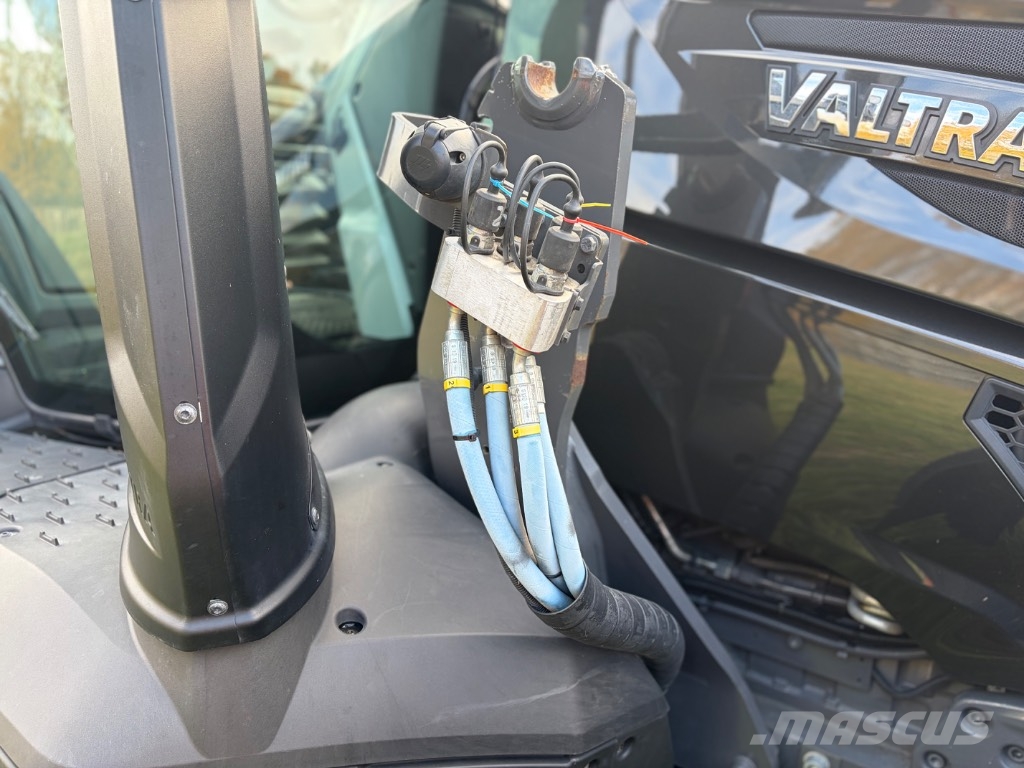 Valtra T 174 Traktori