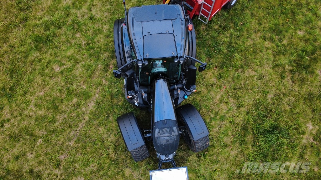 Valtra T 174 Traktori