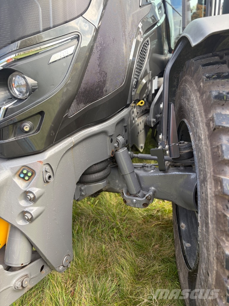 Valtra T 174 Traktori