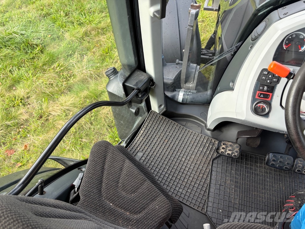 Valtra T 174 Traktori