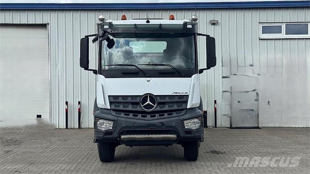 Mercedes-Benz AROCS 1835 Kipper 4x4 Otros camiones