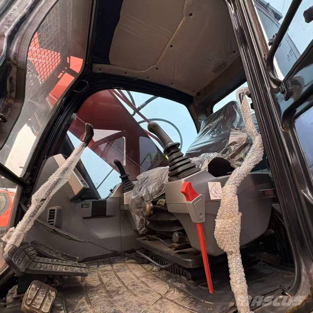 Doosan DX300LC-9C Crawler excavators