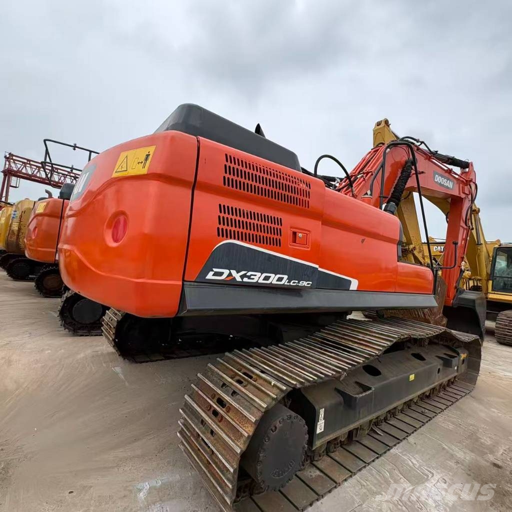 Doosan DX300LC-9C Crawler excavators