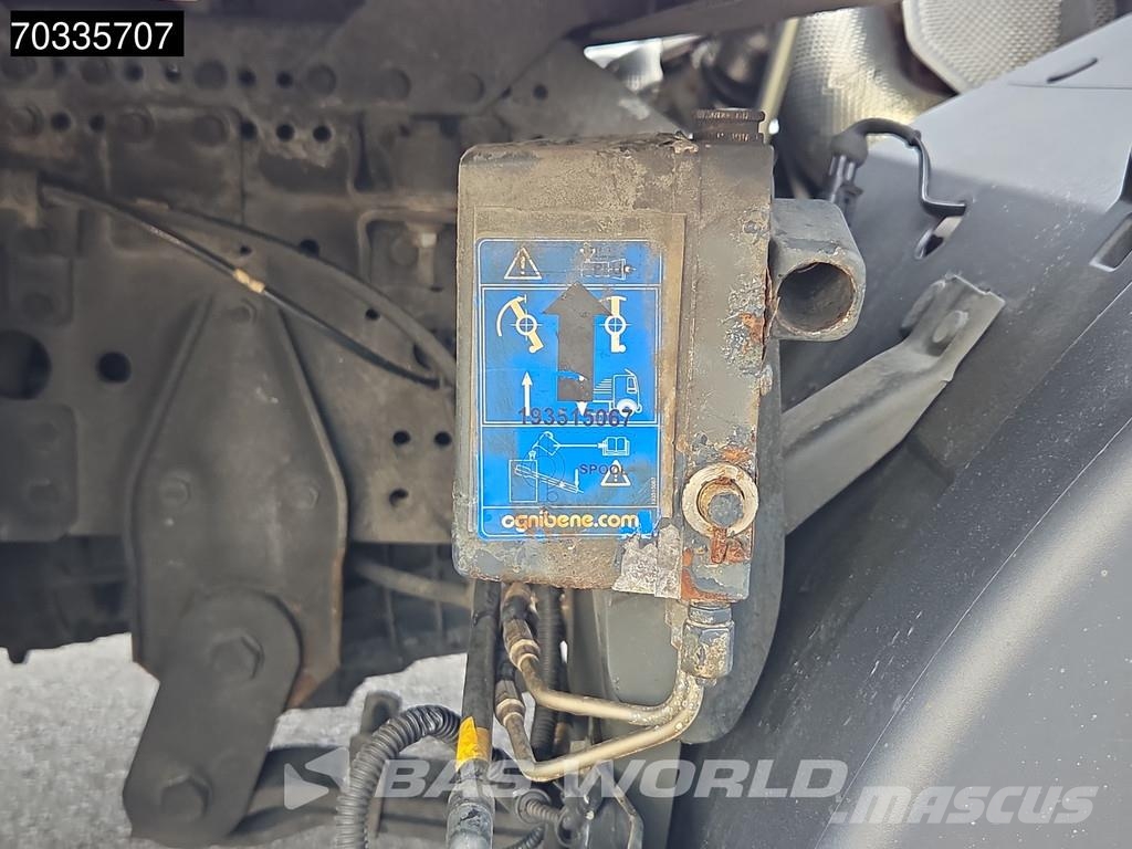 Iveco Eurocargo 160E280 4X2 16tonner 1500kg Ladebordwand ボックスボディー、ウイング、箱車